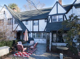 10 Pell Pl, Pelham, NY 10803