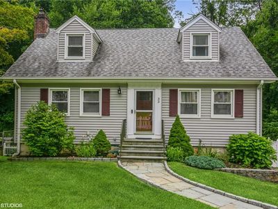 33 Greenwood Lane, White Plains, NY, 10607