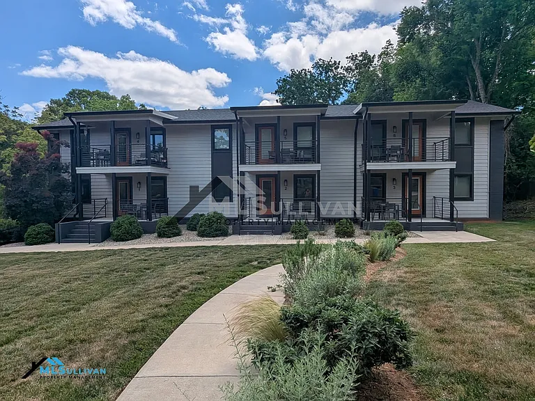 144 E Tryon St #3 — Photo 1