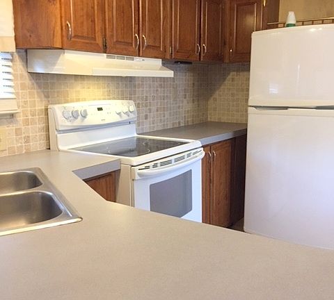 4th image of 50 Ryefield Dr