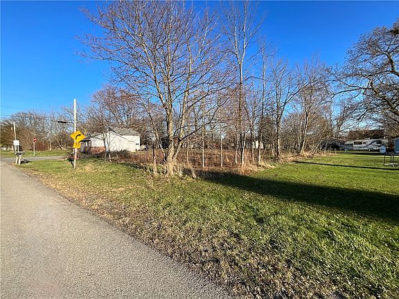 4th image of 3244 W Lake Rd #7