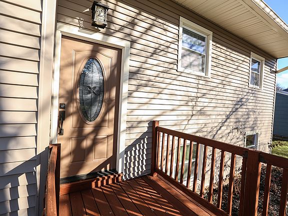 2nd image of 21 Spicewood Ln