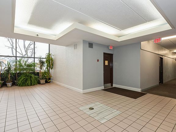 2nd image of 725 Miller Ave APT 404