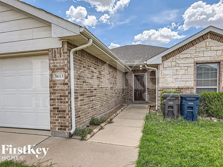 3613 Cayman Dr — Photo 3