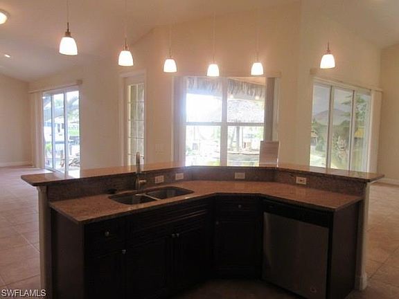 4th image of 2522 SW 27th Pl