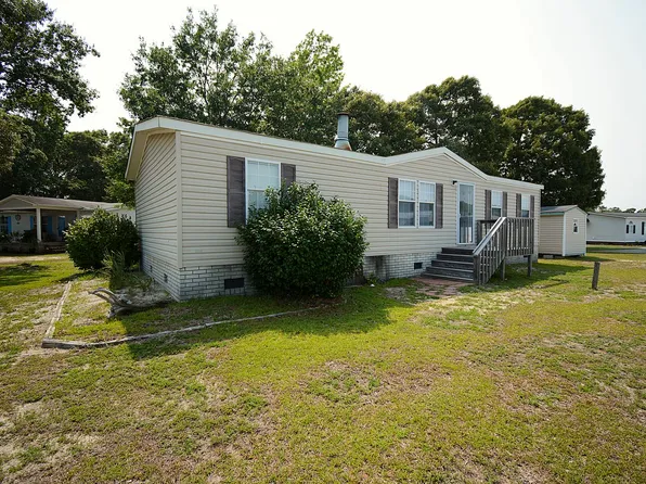 106 Fishtail Ct, Holly Ridge, NC 28445
