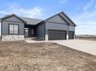 665 NW Concord Ln, Waukee, IA 50263