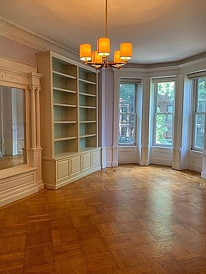 3rd image of 208 Jefferson Ave #1