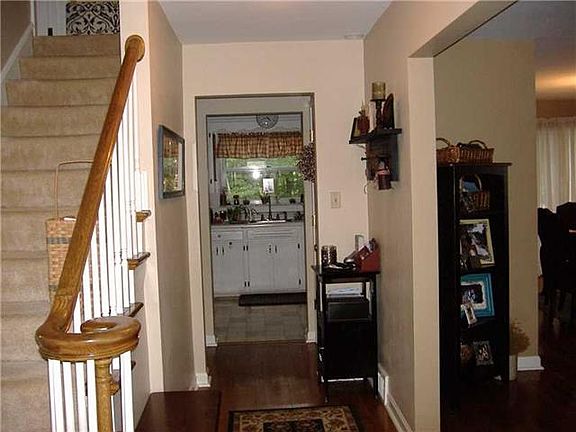 4th image of 145 Glenview Dr