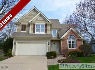 26W160 Arrow Glen Ct, Wheaton, IL 60189