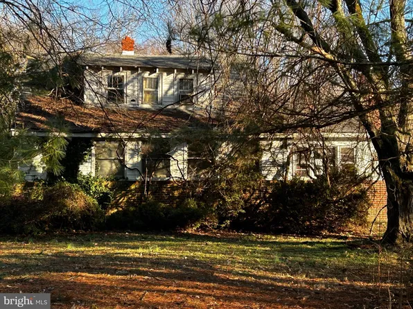 1372 Coles Point Rd, Hague, VA 22469