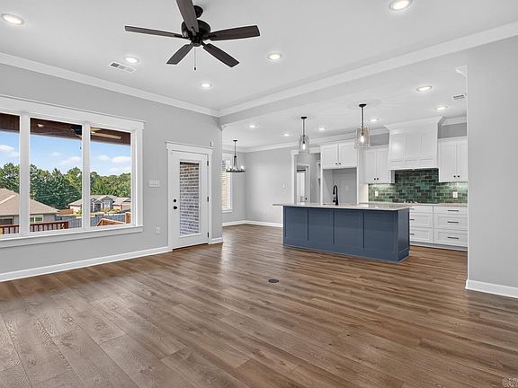 5th image of 41 Ava Ln
