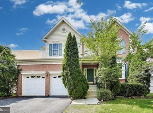 42647 Harris St, Chantilly, VA 20152