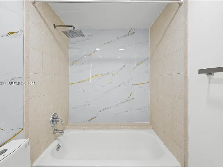 8290 Lake Dr #130 — Photo 12