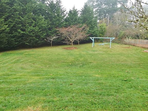 4th image of 7822 Emerald Dr SW