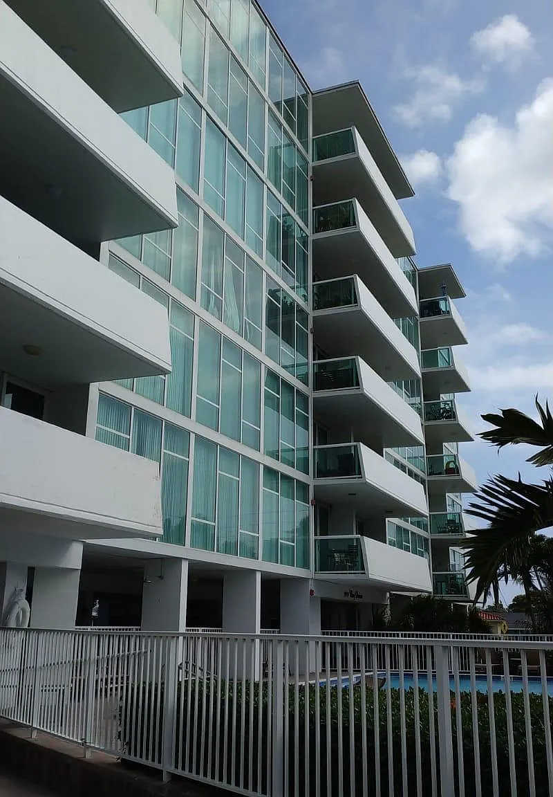 191 Bay Dr — Photo 3