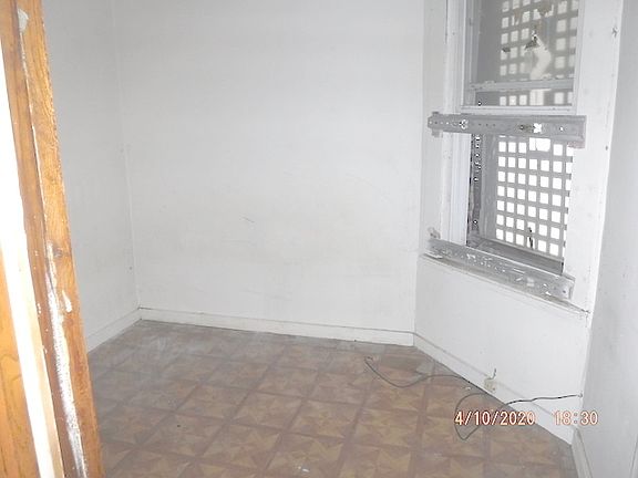 3rd image of 4844 W Gladys Ave
