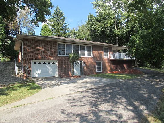 3rd image of 701 Village View Acre