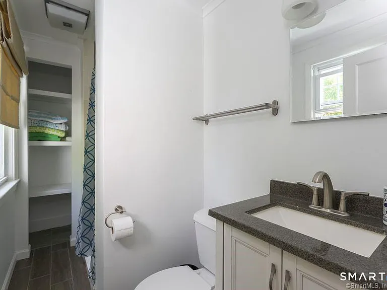 24 Henry St — Photo 13