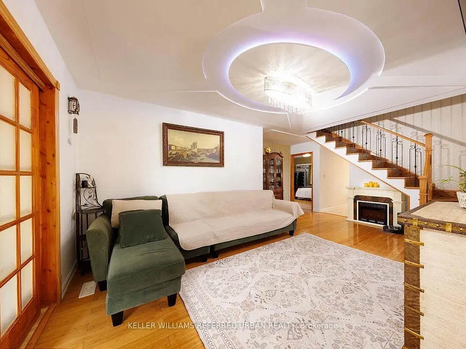 6 Elmhurst Dr #1