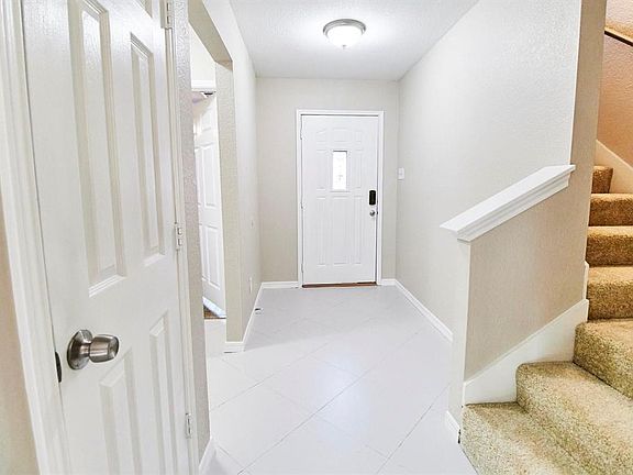3rd image of 709 Caddell St Suite B