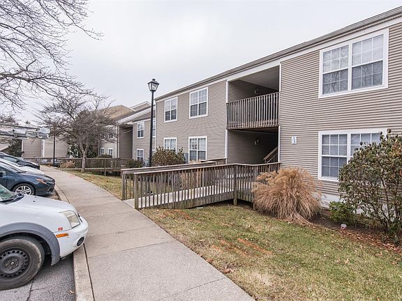 2nd image of 857 Malabu Dr APT 3202