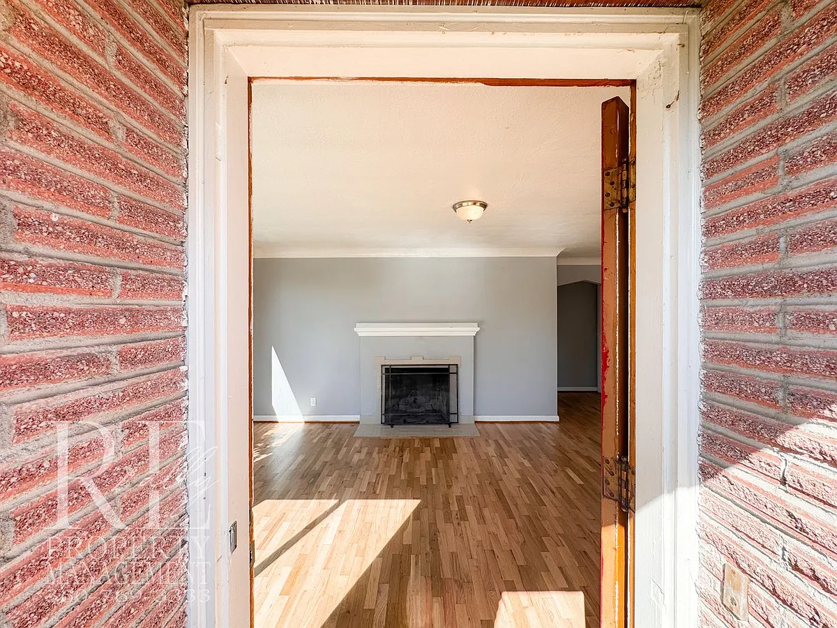 Building Photo - 1125A Dill Way