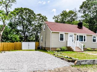 5 Stuyvesant Rd, Brick, NJ 08723