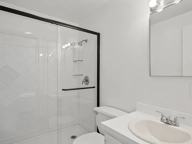 Park Ridge Apartments — Photo 11