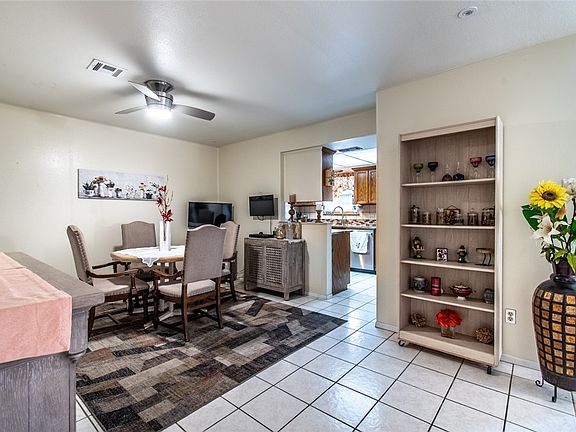 5th image of 3629 Panama Dr