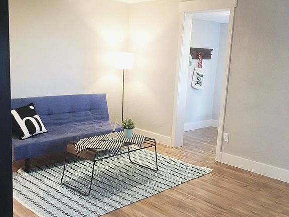 3rd image of 207 Pearl St