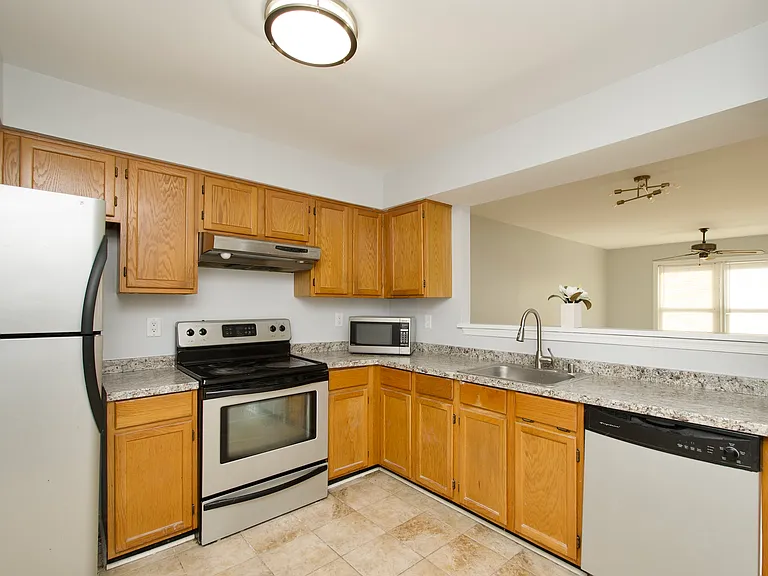 7517 Belle Grae Dr — Photo 16