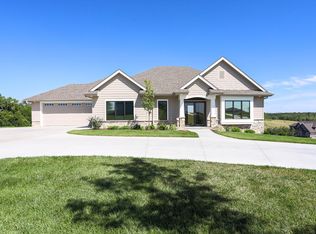 17709 Dooley Dr, Council Bluffs, IA 51503