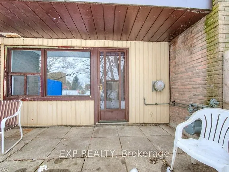 1200 Courtland Ave E #15 — Photo 15
