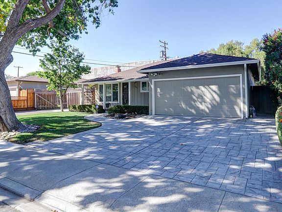 2nd image of 2691 Barcells Ave