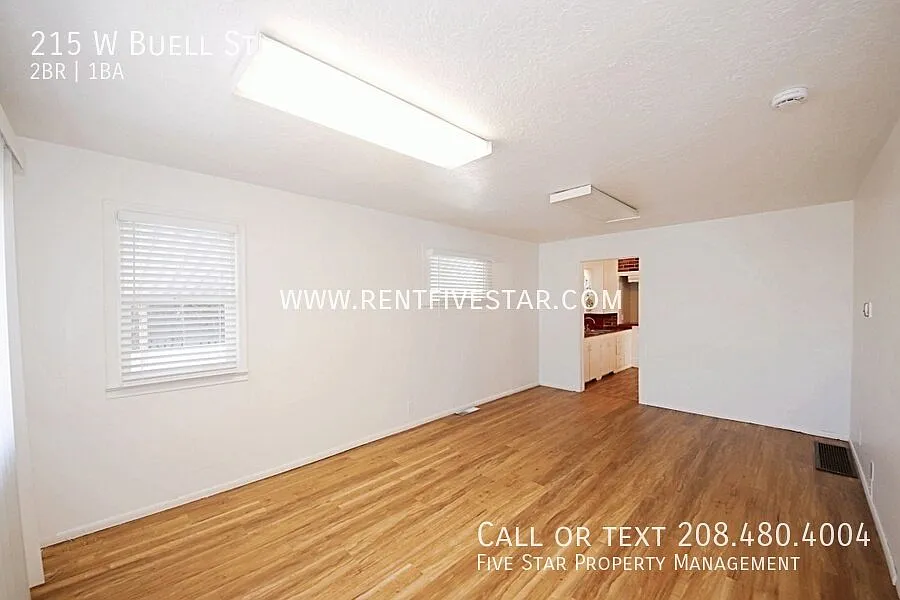2 Bedroom Upstairs Apartment With NEW Flooring! — Photo 2