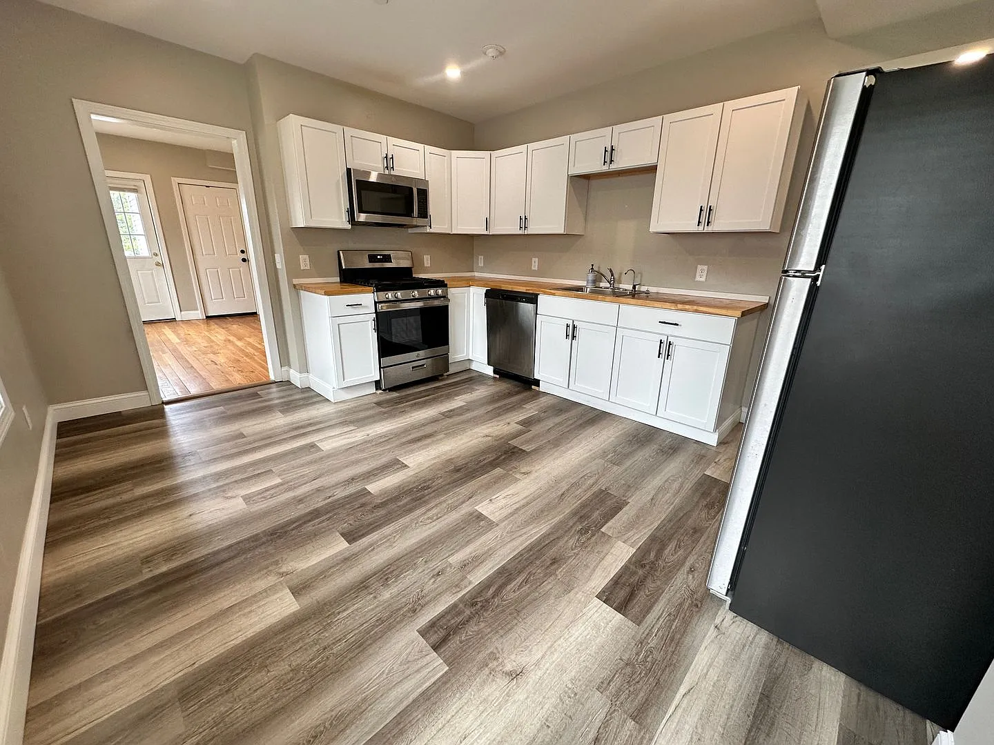 52 Myrtle Ave — Photo 2