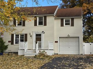 134 Arrowhead Dr, Rochester, NY 14624