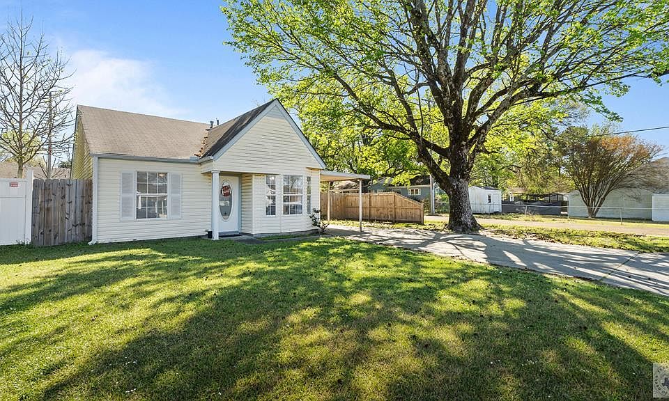 1st image of 4202 Savannah Cir