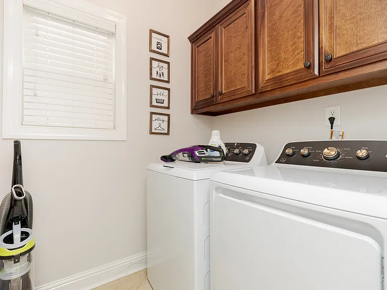 108 Barossa Ct — Photo 36