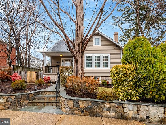 4th image of 2515 N Pershing Dr