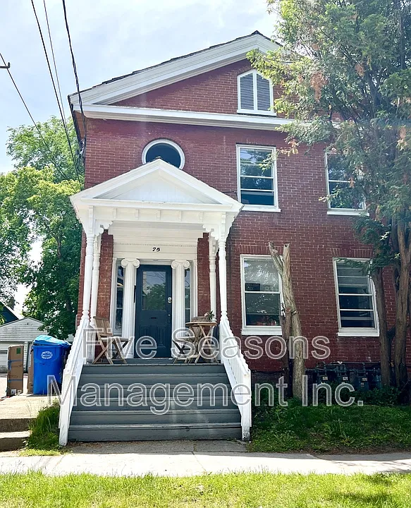 75 Grant St #2R