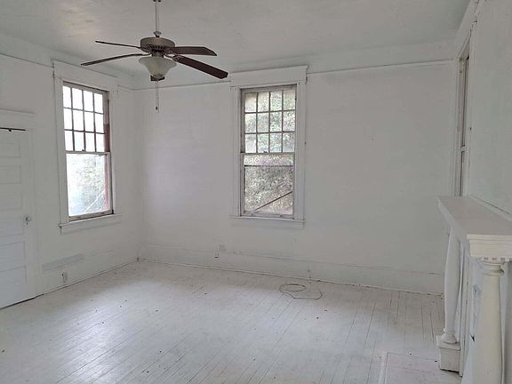 21st image of 307 N Lee St