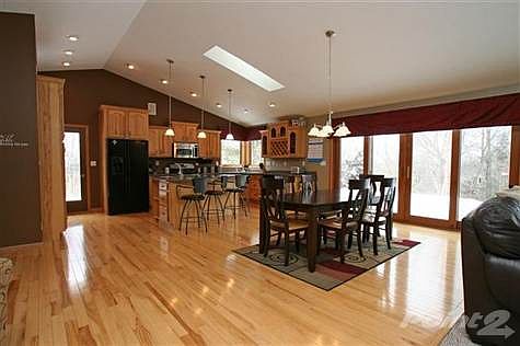 4th image of 5743 W Melrose Dr