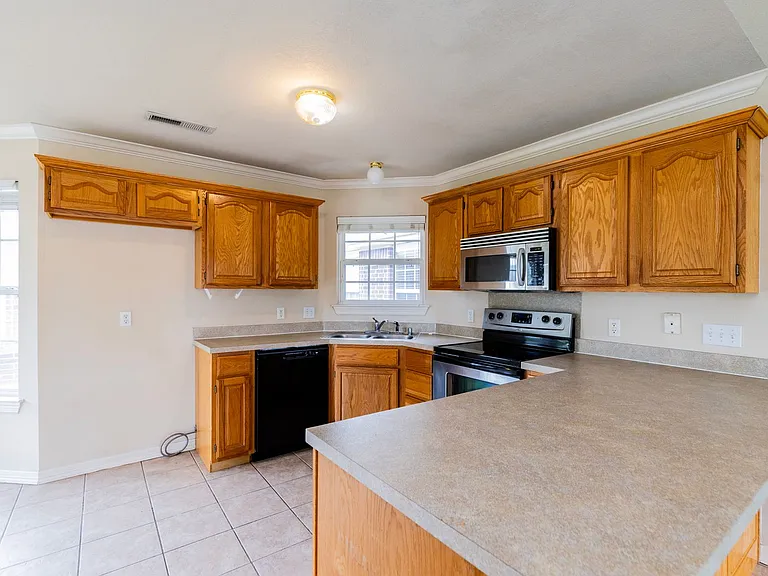 255 Ravenwood Rd #B — Photo 6