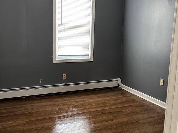 5th image of 346 Douglas Ave #2
