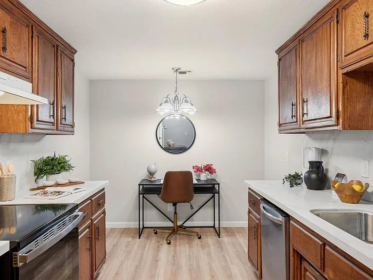 5211 Glide Dr — Photo 3