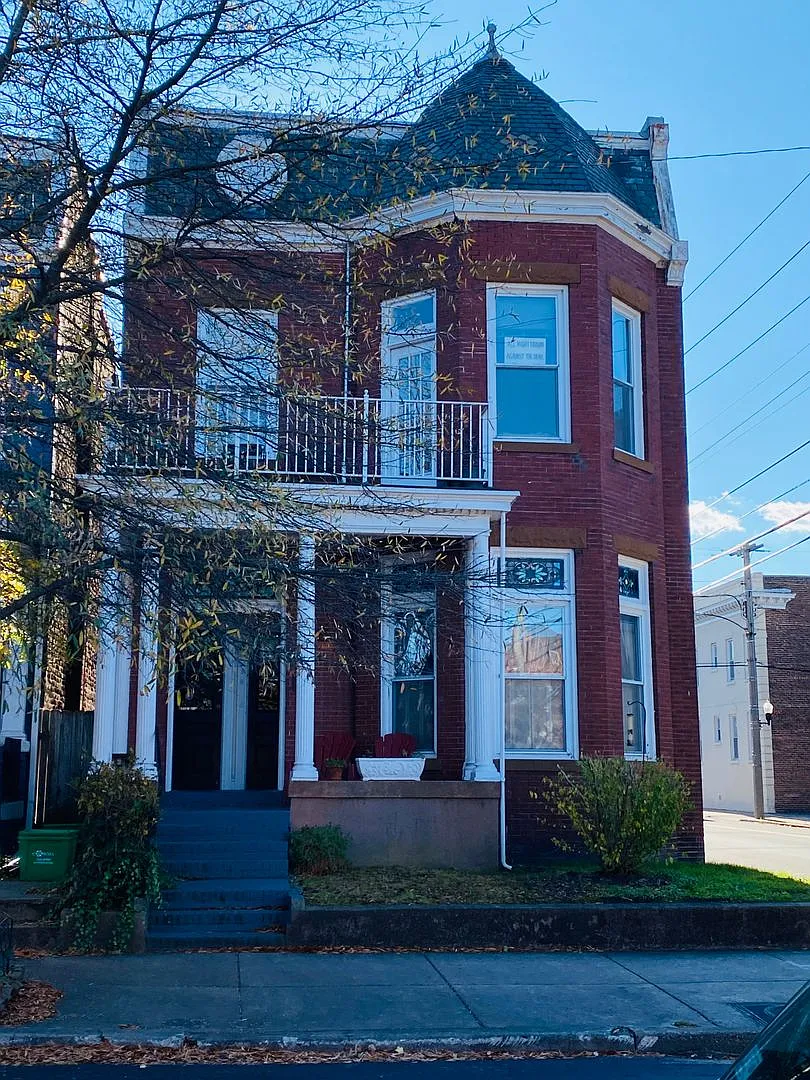 2525 Park Avenue — Photo 3