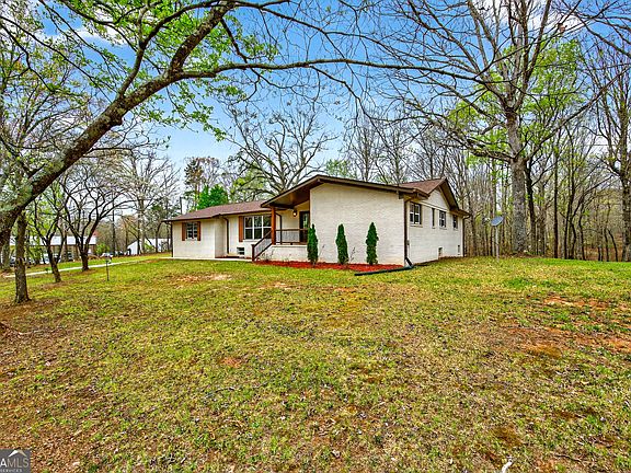 2nd image of 672 Cooley Woods Rd
