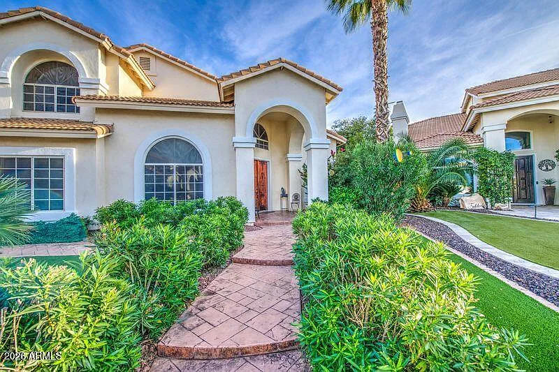 7 bed, 4.0 bath, 4345 sqft, $9,500 — Photo 3